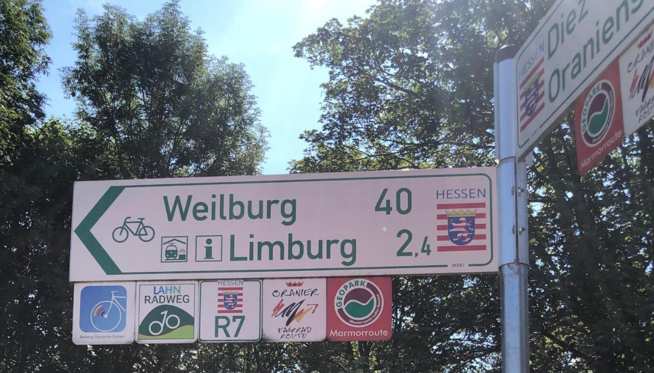Limburger Mika Zimmer & Garten & P & E-Ladestation Limburg an der Lahn Zewnętrze zdjęcie